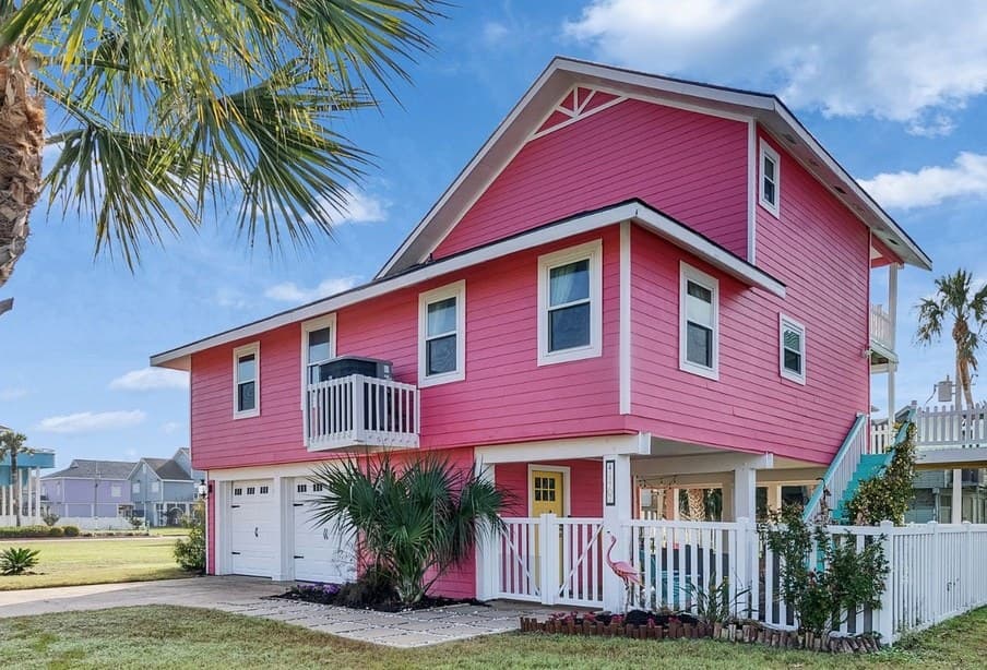 13707 Pirates Beach Blvd, Galveston, TX 77554 — listing photo