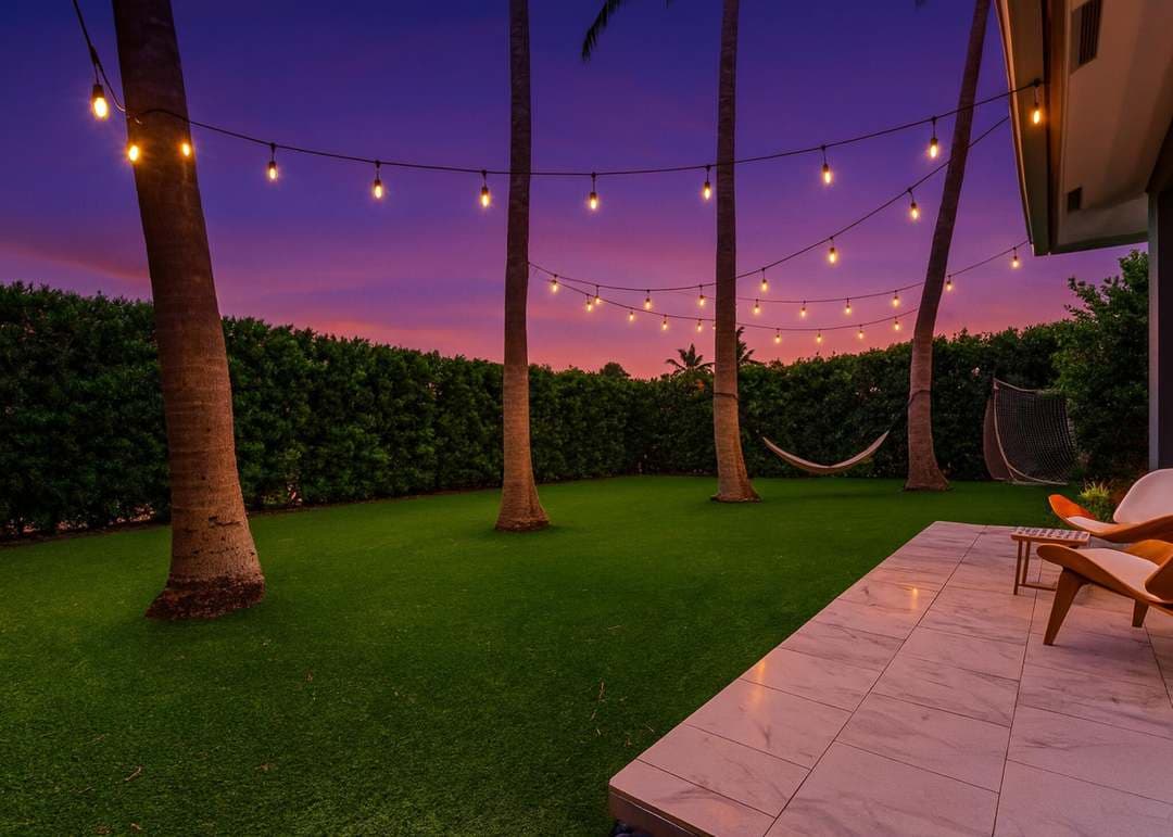 Modern East Boca Raton residence with pool and spa 4