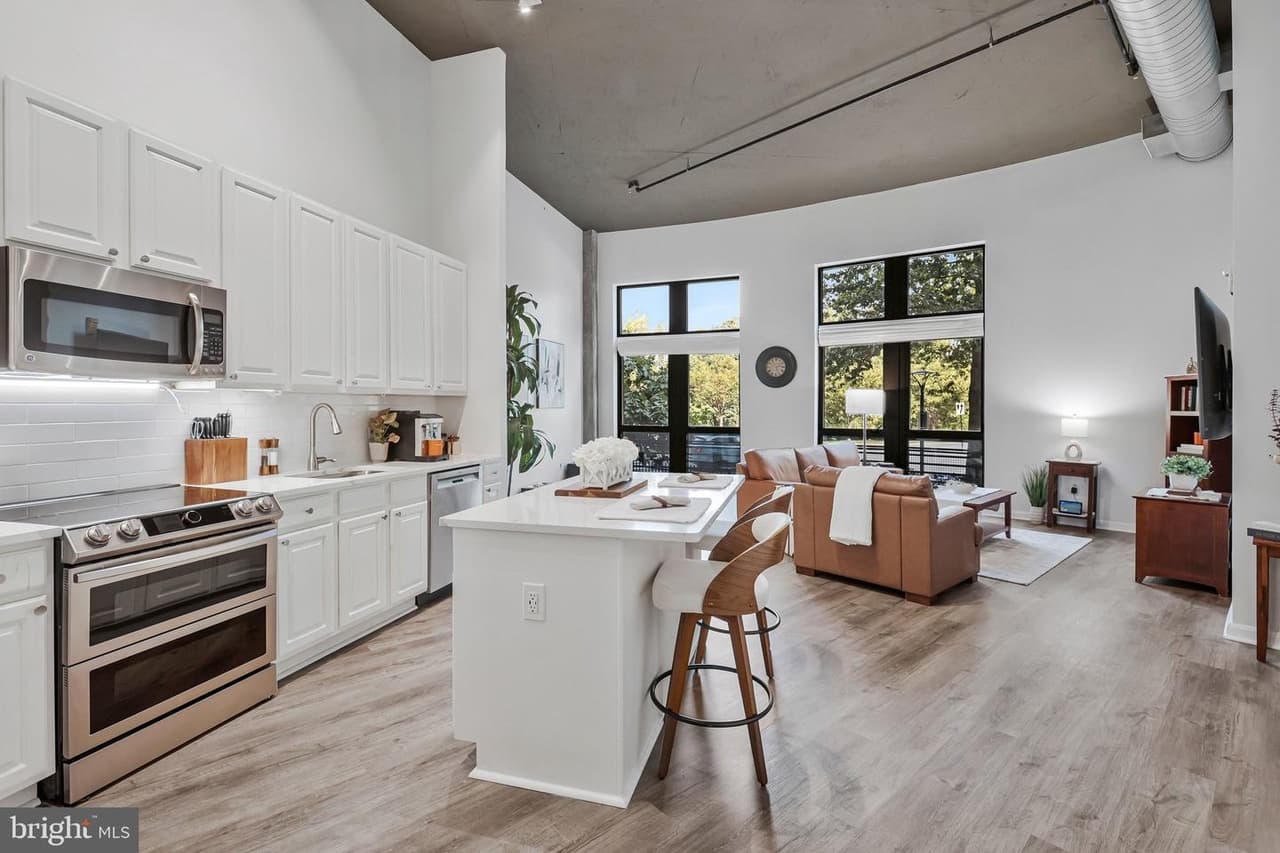 2720 S Arlington Mill Dr #102, Arlington, VA 22206